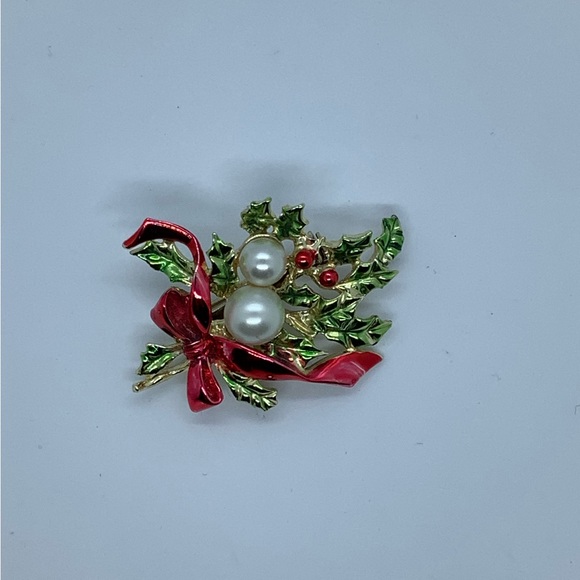 Holly Brooch with Pearls - Picture 5 of 5